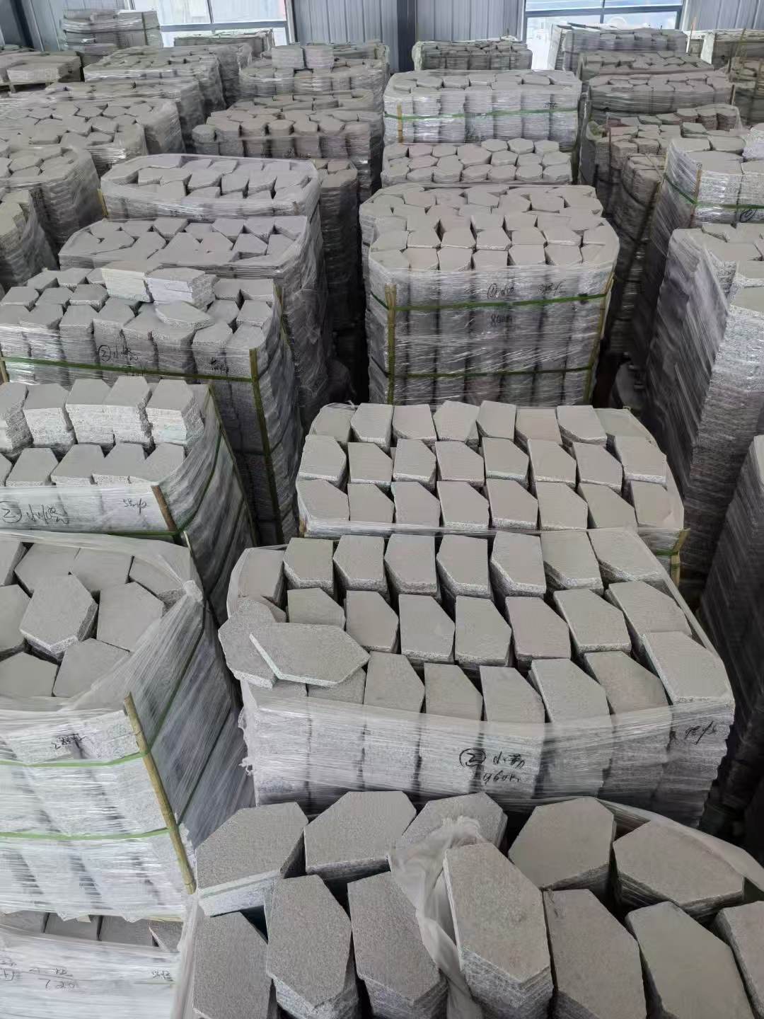 泰州芝麻白石材冰裂纹，碎拼。