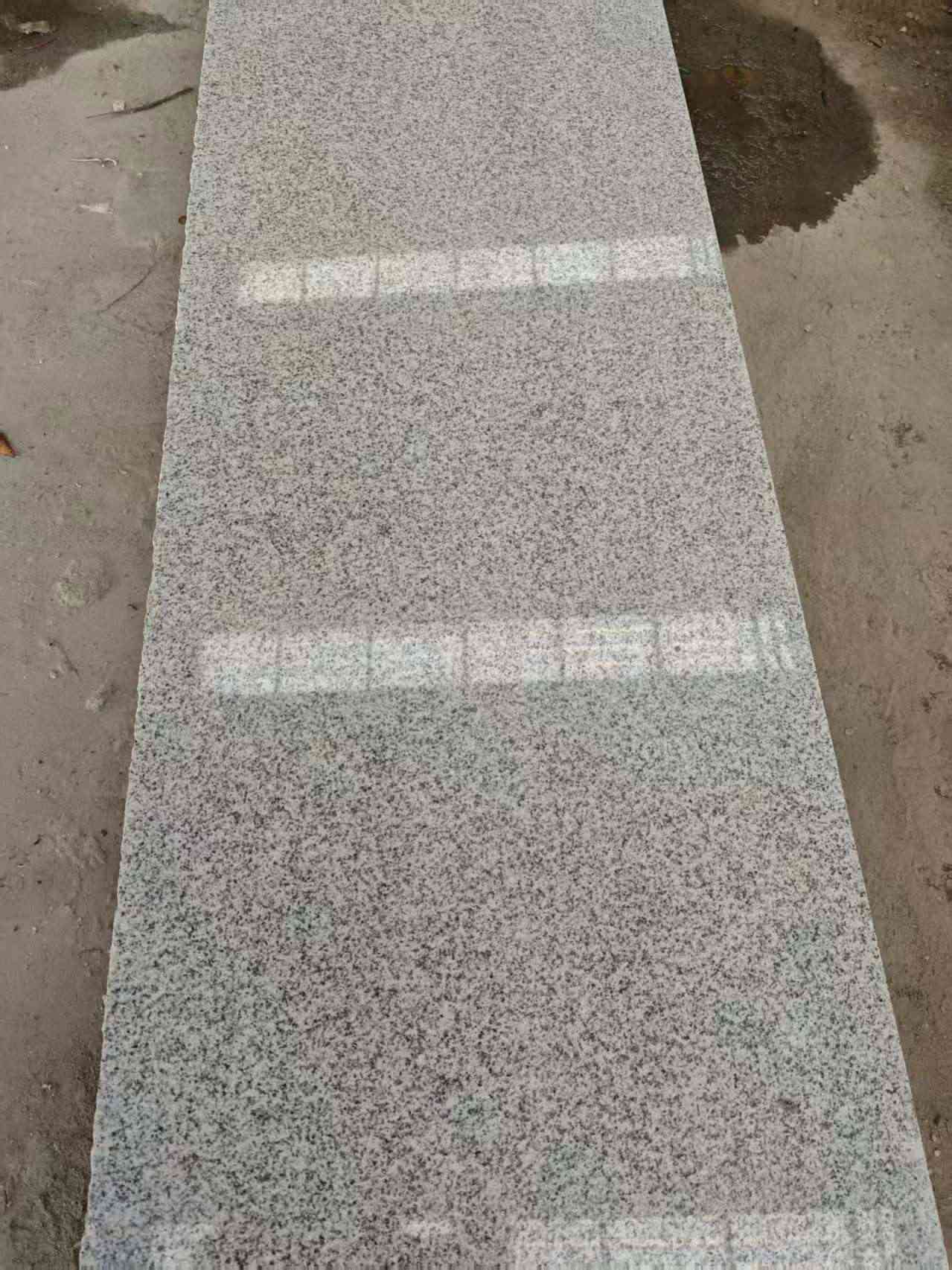 泰州芝麻白光面毛板